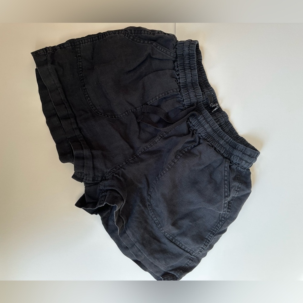 Quince women’s organic linen shorts black medium